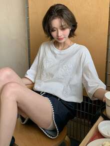 DAZY 女士夏季新款奢华刺绣3D立体刺绣设计圆领宽松百搭短袖T恤 - 白色 - 查看 2