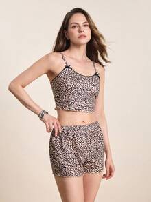 Bộ đồ ngủ 2 món họa tiết da báo gợi cảm gồm áo hai dây và quần short. - màu đen - Xem 5