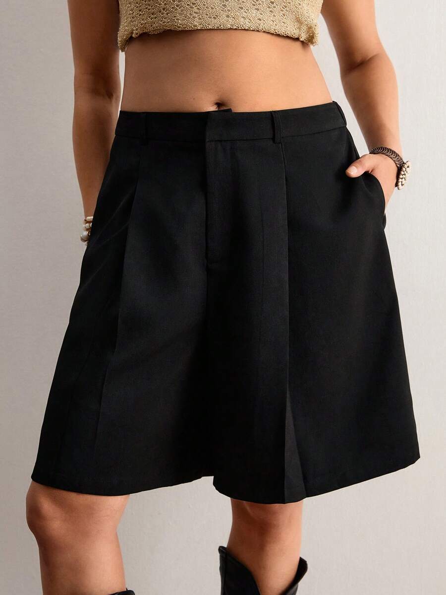 Freevana Plus Size Women's Minimalist Commuter Grey Shorts Set, Summer - Black - View 1