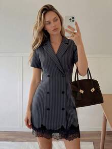 Easowa Vestido mini de mujer de moda de verano con rayas, doble botonadura y parches de encaje - Gris - Ver 2