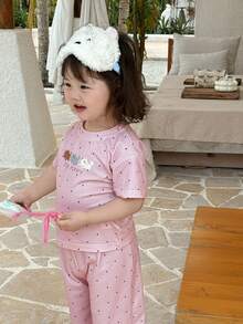 Bộ đồ ngủ 2 món cho bé gái, in hình hoạt hình, cổ tròn, tay ngắn và quần rộng. - Hồng - Xem 7