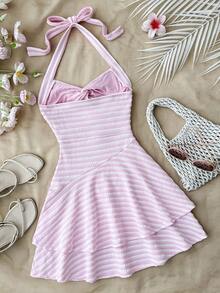 SHEIN Đầm trẻ em gái tuổi teen mùa xuân hè mới, thích hợp cho kỳ nghỉ biển. Chất liệu vải dệt thanh lịch, cổ yếm buộc dây phía trước, xếp ly trang trí kim loại, chân váy xếp tầng bồng bềnh, kiểu dáng mini đáng yêu, màu hồng, kẻ sọc. - Hồng - Xem 4