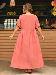 SHEIN CURVE+ Curve 尺码 US22 音乐节、海滨度假、波西米亚风随机印花休闲假日风格数码印花宽松短袖连衣裙 - 粉色 - 查看 2