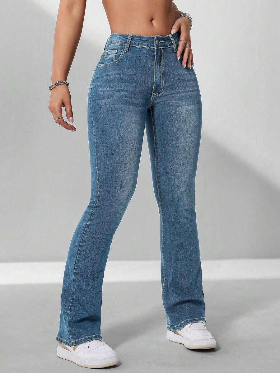 SHEIN ICON Plus Size Women Street Vintage Light Blue Elastic Denim Jeans - Light Wash - View 1