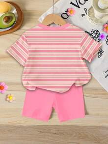 Souflis Souflis Bộ đồ cho bé gái gồm áo thun ngắn tay cổ tròn và quần short in hình dâu tây kẻ sọc dễ thương, thời trang, thích hợp cho mặc thường ngày và ngoài trời. - Nhiều màu - Xem 2