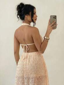Vestido de verano con cuello halter sin espalda y bajo asimétrico en color amarillo claro - amarillo ganso - Ver 2