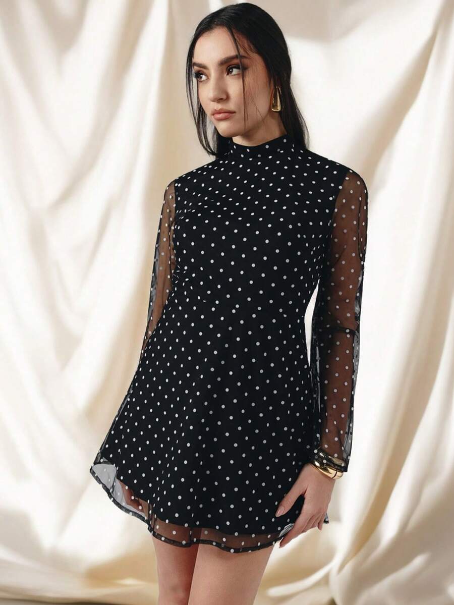 OverBlushhh Đầm ngắn chấm bi đen cho nữ, tay áo lưới xuyên thấu, dáng chữ A. - màu đen - Xem 1