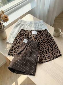 SHEIN EZwear Bộ 3 quần short chấm bi, họa tiết da báo nhạt, họa tiết da báo nâu đậm, chất liệu vải dệt, phù hợp mặc hàng ngày. Bộ quần short họa tiết rằn ri, phù hợp đi làm hàng ngày, hẹn hò, dự tiệc, mùa thu/đông/hè, Giáng sinh, Năm mới, Lễ Tạ ơn, Tiệc tùng, Đám cưới, Bãi biển, Lễ tốt nghiệp, Thời trang, Thanh lịch, Thường ngày, Đi chơi, Hẹn hò, Đặt chỗ, Đi làm, Lấp lánh, Ngày lễ tình nhân, Thanh lịch, Kỳ nghỉ, Thường ngày, Y2K, Đi chơi, Lễ tốt nghiệp và các dịp khác. - Nhiều màu - Xem 3