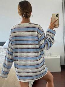 Camiseta de manga larga y cuello redondo holgada con rayas para mujer, ropa de otoño - Gris Claro - Ver 2