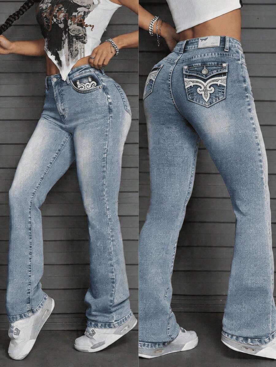 Ticali Pantalón Acampanado, con Ajuste Moldeador Con Bordado Artístico en Bolsillos. LMKF022guion1/LMKF023guion1/ LMKF82009guion1 - Azul Lavado Medio LMKF022guion1 - Ver 1