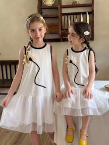 Elladie kids 女童夏季白色无袖撞色领连衣裙，3D立体花卉装饰，不对称网纱裙摆，清新简约风格，适合日常外出和休闲场合。 - 白色 - 查看 5