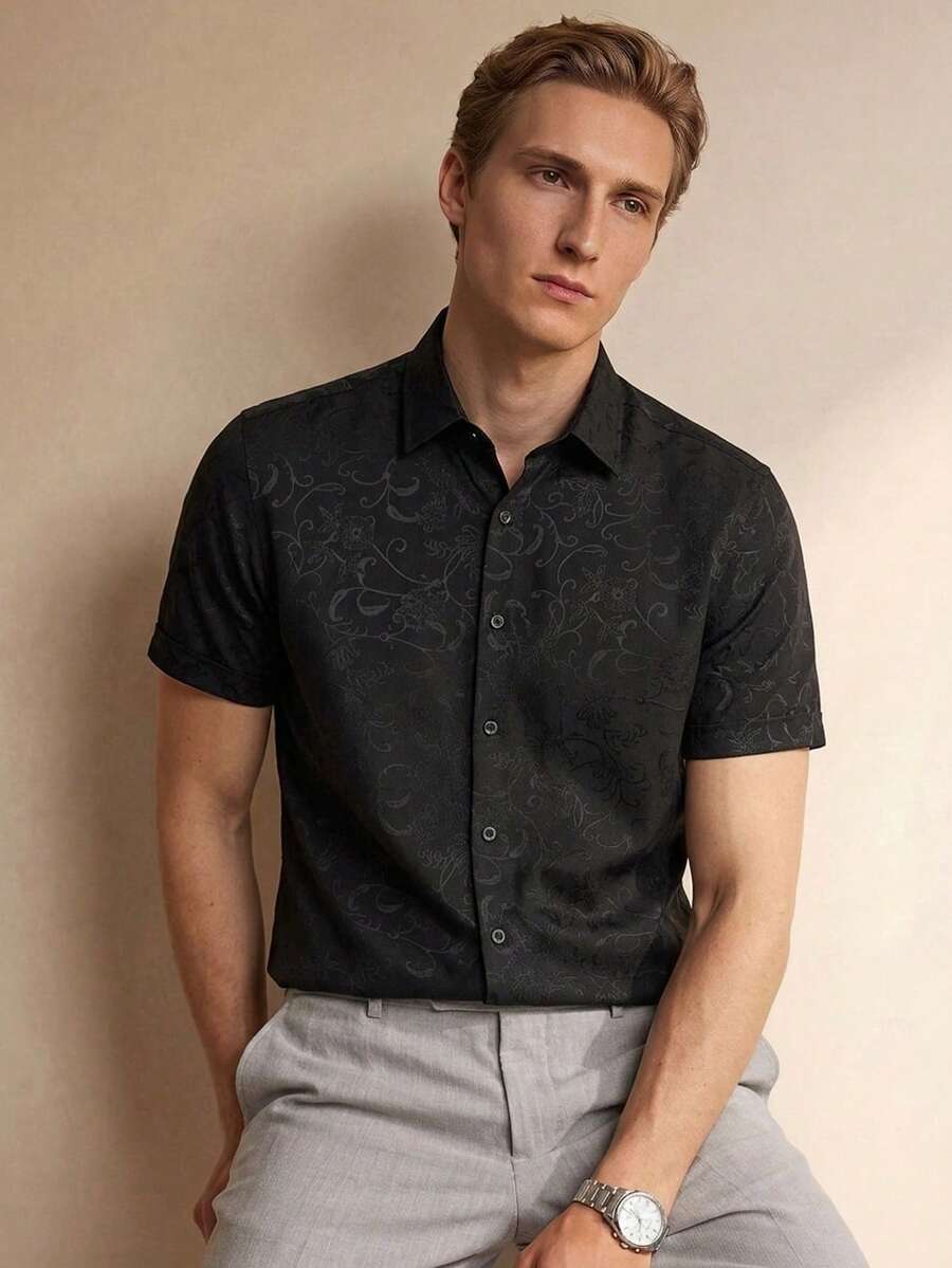 Manfinity CityGents 1件男士新款时尚黑色压纹短袖纽扣衬衫，夏季 - 黑色 - 查看 1