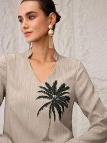 Al Najma 女士棕榈树印花V领长袖阿拉伯连衣裙 - 灰色 - 查看 9