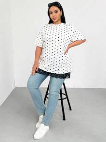 SHEIN Essnce 大码女装春夏时尚休闲宽松弹力舒适日常百搭显瘦黑色蕾丝边白色波点短袖长款T恤，超大款上衣，外出上衣，简约风格，度假穿搭，欧洲夏季 - 白色 - 查看 3