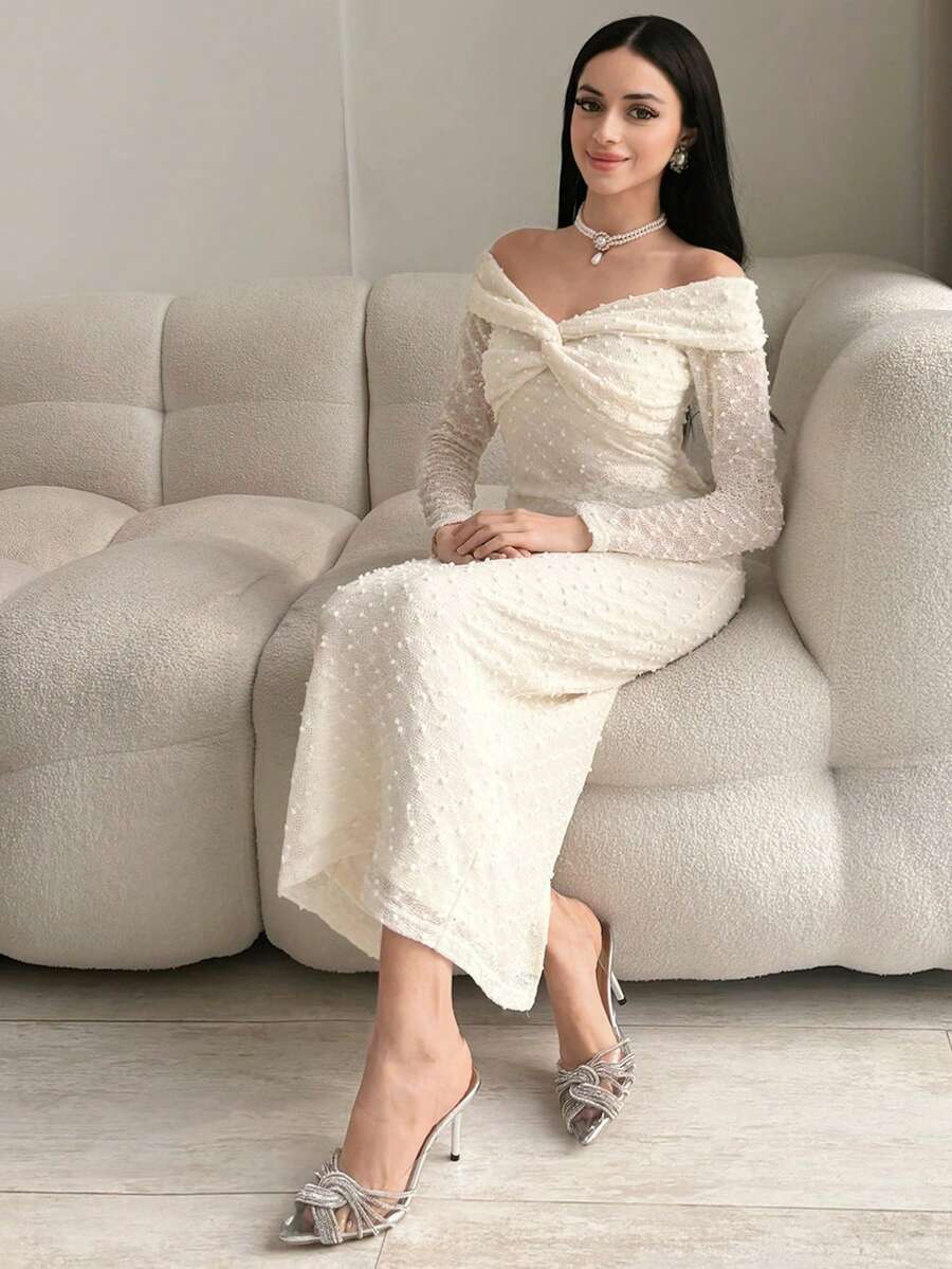 Modelyn 新款露肩扭结收腰优雅修身连衣裙 - 杏色 - 查看 1