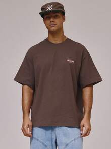 Musero Camiseta de manga corta oversize con cuello redondo y hombros caídos, con gran estampado gráfico "NATURAL" en la espalda, esencial para primavera y verano - Marrón Chocolate - Ver 4
