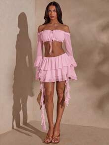 SHEIN Glamour Bộ đồ 2 món dành cho nữ, gồm áo tay dài trễ vai màu trơn ngọt ngào và chân váy xếp tầng nhiều lớp. - Hồng - Xem 5