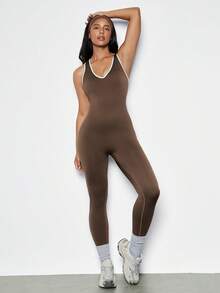 Voyena 1 Stück feuchtigkeitsableitende Basic Frauen Große Größen Sport Kontrast Saum Tiefer V-Ausschnitt Jumpsuit / A-2015 nahtloser Jumpsuit Hose, geeignet für Fitness/Yoga (Braun) - Braun - Übersicht 4