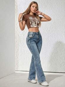 Ticali Pantalón Acampanado, con Ajuste Moldeador Con Bordado Artístico en Bolsillos. LMKF022guion1/LMKF023guion1/ LMKF82009guion1 - Azul Lavado Medio LMKF022guion1 - Ver 6