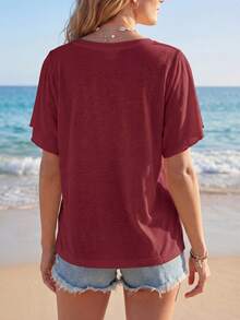 SHEIN LUNE Camiseta casual holgada y cómoda con cuello en V y mangas de murciélago para mujer - Burdeos - Ver 2