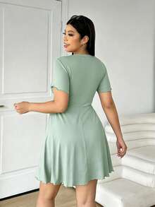 Solflare Plus Size Women's Valentine's Day Light Green V-Neck Front Drawstring Knot Dress - Mint Green - View 2