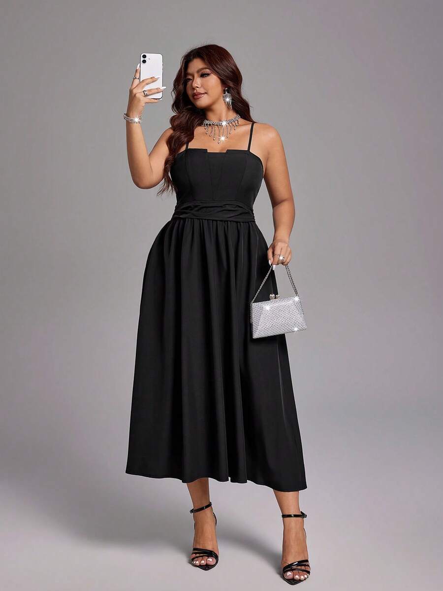 Viva Relle Vestido largo de tirantes con pliegues en estilo minimalista elegante de color negro sólido para mujer de talla grande - Negro - Ver 1
