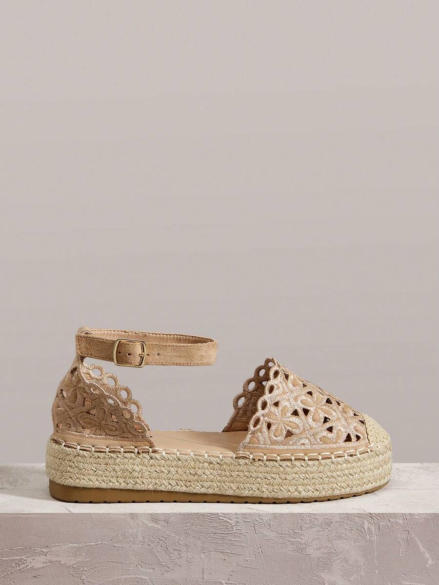 Styleloop Ladies Flat Bottom Round Toe Electric Embroidery Flower Hemp Rope Beach Leisure Holiday Sandals - Khaki - View 1