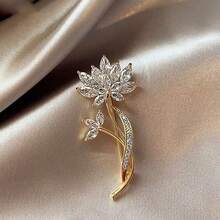 Cirelle Nature-Inspired Crystal Brooch - Four-Leaf Clover/Maple Leaf/Butterfly Design, Elegant Rhinestone Lapel Pin For Women's Daily Wear - Multicolor - View 11
