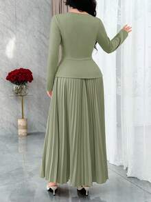 Feyla Women's Solid Color Square Neck Raglan Sleeve Waist Pleated Floral Decor Dress - Green - View 3