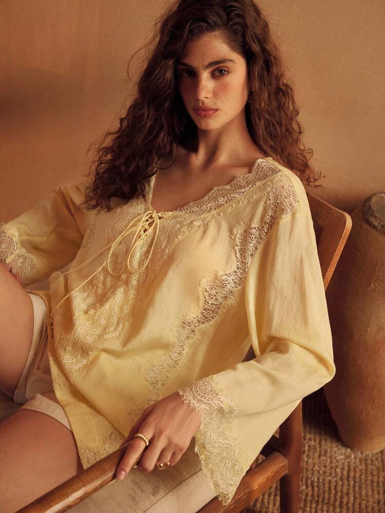 WOMEN'S LINEN LACE-UP VACATION SHIRT