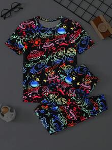 SHEIN 男童休闲卡通宇宙图案短袖T恤和打底裤睡衣套装（2件套），适合春夏季穿着 - 彩色 - 查看 10