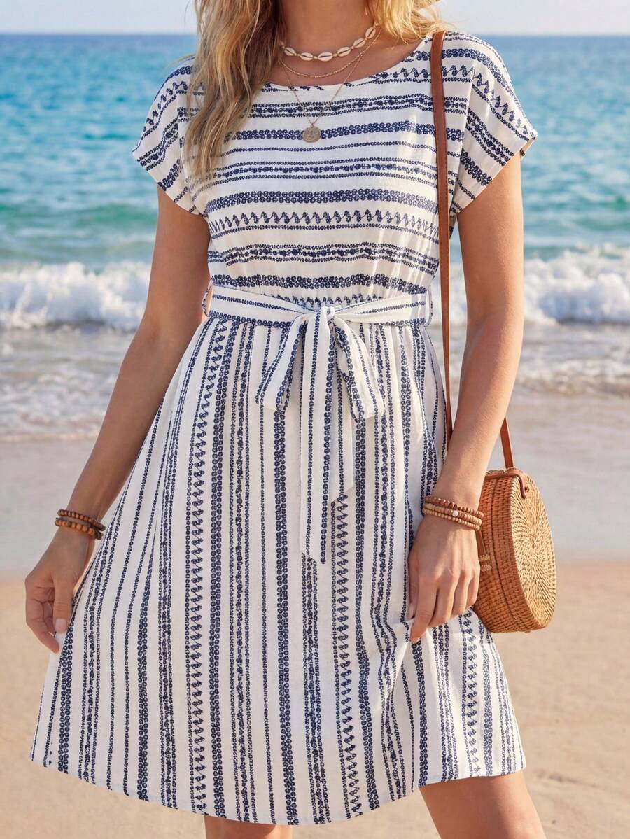 Sylviya 碎花繫腰帶連衣裙 - 藍白色 - 查看 1