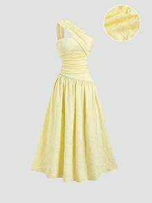 SHEIN Sweetro Đầm dài nữ màu kem bơ họa tiết jacquard, mẫu mới về mùa xuân/hè, kiểu dáng nhẹ nhàng, lệch vai, xếp ly, ôm eo, dáng suông. - Màu vàng - Xem 3