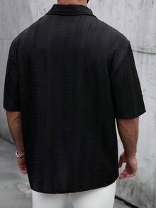 Manfinity Homme 加大码男士单排扣口袋休闲衬衫，适合通勤和商务场合。 - 黑色 - 查看 2