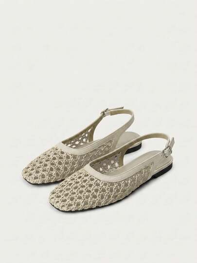 Nöista Sandal quai chéo màu nâu, thiết kế với phần trên bằng lưới tinh tế và quai điều chỉnh được, thoáng khí và thoải mái, phong cách cổ điển phù hợp cho những chuyến đi chơi mùa xuân và các buổi tiệc mùa hè.