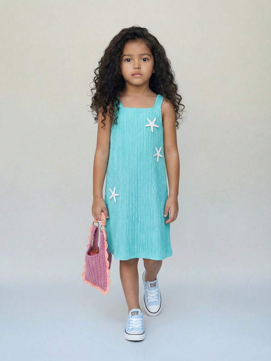 SHEIN Casuvi Kids Casuvi 女童休闲针织提花吊带连衣裙,宽松 A 字廓形,花卉装饰,适合春夏日常穿着。 - 薄荷藍 - 查看 1