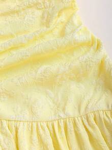 SHEIN Sweetro Đầm dài nữ màu kem bơ họa tiết jacquard, mẫu mới về mùa xuân/hè, kiểu dáng nhẹ nhàng, lệch vai, xếp ly, ôm eo, dáng suông. - Màu vàng - Xem 6