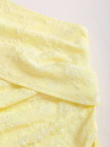 SHEIN Sweetro Đầm dài nữ màu kem bơ họa tiết jacquard, mẫu mới về mùa xuân/hè, kiểu dáng nhẹ nhàng, lệch vai, xếp ly, ôm eo, dáng suông. - Màu vàng - Xem 4