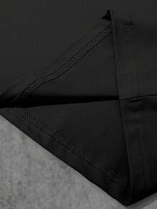 Manfinity Roughcore 男士夏季兩件套 紅黑牛頭圖案印花圓領T恤與短褲，休閒街頭風健身運動嘻哈套裝 - 黑色 - 查看 5