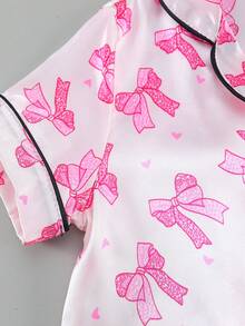 Setelan Atasan Lengan Pendek Kancing Depan Bahan Satin Imitasi Sutra Motif Pita untuk Anak Perempuan dan Celana Pendek Pinggang Elastis - Berwarna merah muda - View 4