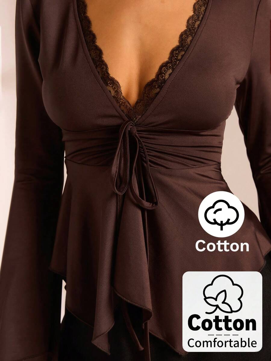 Glamine Camiseta de mujer minimalista y sexy con cuello en V profundo marrón, manga acampanada con pliegues y cintura ceñida