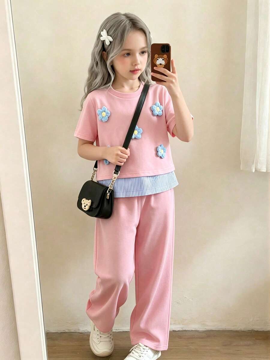 SHEIN Playful Pals 两件套韩版宽松少女藏蓝色二合一花卉刺绣T恤套装，藏蓝色短袖条纹下摆T恤搭配藏蓝色阔腿裤，适合日常穿着、周末郊游、徒步旅行、返校季等场合。 - 粉色 - 查看 1
