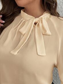 SHEIN Privé 大码女式纯色系带领插肩袖优雅衬衫 - 鵝黃色 - 查看 7