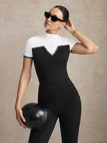 Activina Conjunto ecuestre de mujer con cuello Mao y manga corta de color contrastante - Blanco y Negro - Ver 7