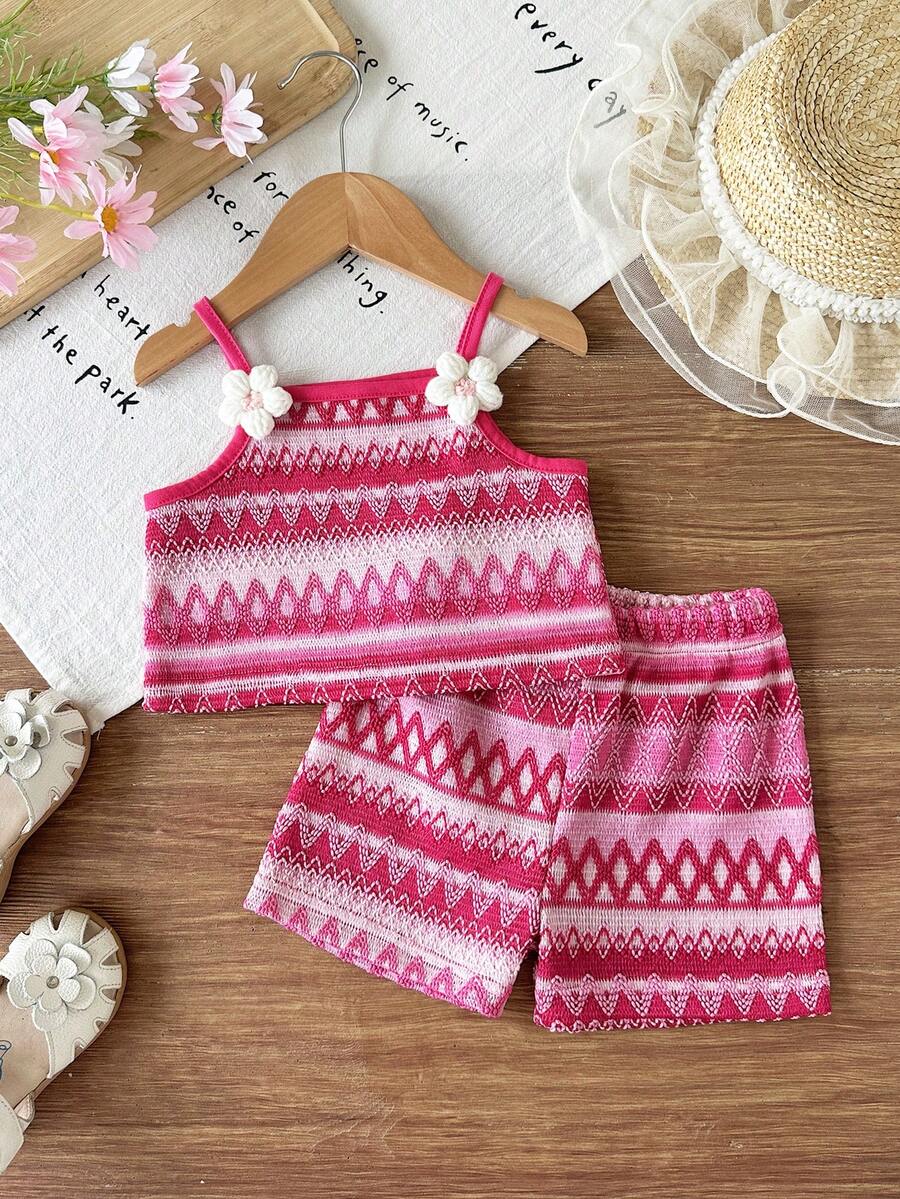 SHEIN Bộ 2 món bé gái áo dệt kim không tay họa tiết Jacquard kẻ sọc & quần short lưng chun màu hồng đậm dễ thương, trang phục đi chơi kỳ nghỉ hè cho bé