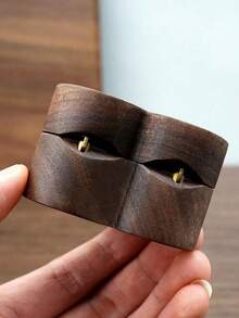 1 Stück Herz-förmige Holz-Schmuckbox für elegante Ringpräsentation, perfekt für Verlobungen, Hochzeiten und Valentinstag Geschenke, ideale Aufbewahrungslösung für Paare, Schulanfang Grundausstattung, einzigartiges Wohndekoration, sinnvolles Geschenk für besondere Anlässe, Liebe feiern und Erinnerungen mit dieser zeitlosen Schatulle bewahren, Raumdekoration - Walnuss - Übersicht 4