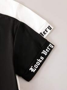 SHEIN 2件装男童休闲舒适时尚简约实用百搭字母和徽章印花短前长后圆领运动短袖T恤，适合夏季度假、旅行、休闲、日光浴等场合。 - 彩色 - 查看 6