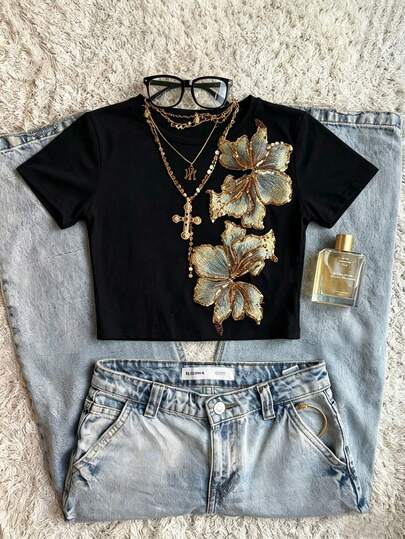 Glimmora Short-Sleeved T-Shirt With Retro Gold Floral Pattern, Women's Top