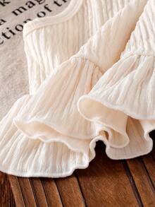 SHEIN 女婴休闲时尚草莓刺绣吊带背心和刺绣牛仔裤套装，夏季外出可爱装扮 - 杏色 - 查看 6