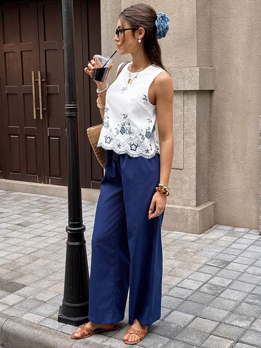 SHEIN Frenchy 女士度假休闲花卉刺绣背心和裤子两件套 - 紅色 - 查看 1